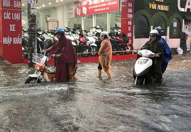 TPHCM phải cắt điện nhiều nơi để đảm bảo an toàn