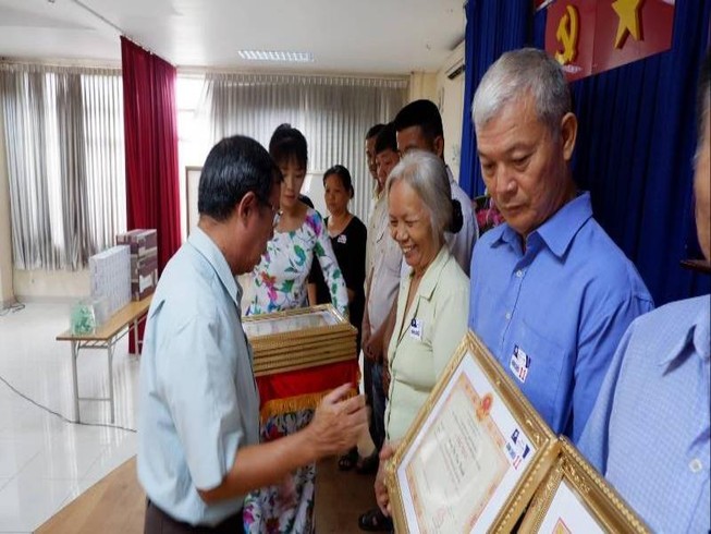 Nhiều hộ dân Thủ Đức được ngành điện tặng quà