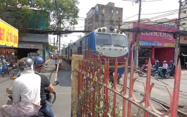 Hạn chế lưu thông trên đường Trần Văn Đang quận 3