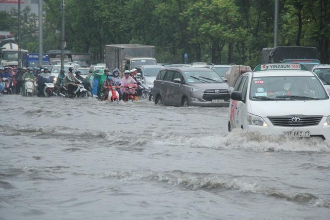 Vì sao TP.HCM bắt đầu hay mưa vào buổi chiều?