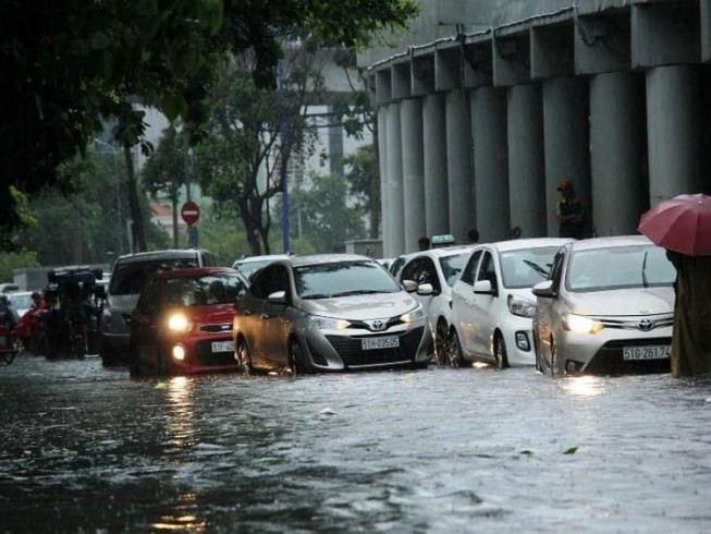 TP.HCM sắp liên tục có mưa vào chiều tối