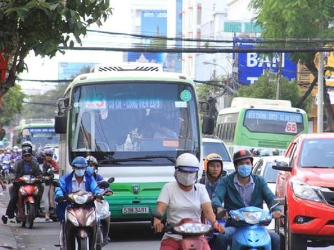 Tuyến xe buýt tiền tỉ xin ngưng vì lỗ