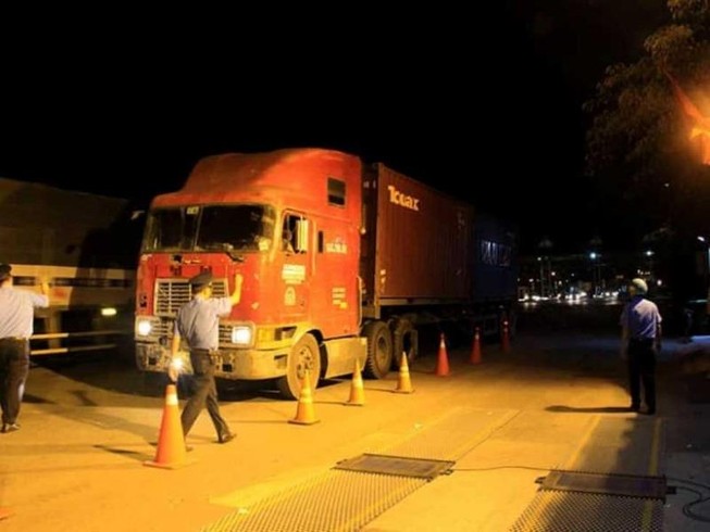 Nhiều tài xế chống đối khi bị kiểm tra