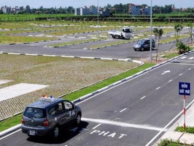Sử dụng điện thoại khi thi bằng lái sẽ bị cấm thi 5 năm