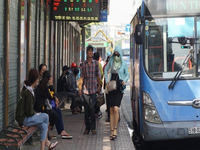 Bắt buộc phải có bãi giữ xe cho người đi xe buýt
