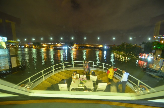 Mở tour thuyền cà phê, phà du lịch... ở Sài Gòn