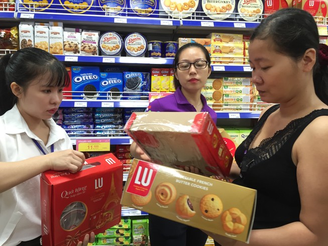 Bánh kẹo ngoại khuynh đảo mùa Tết nhờ đẳng cấp?
