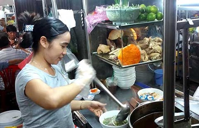 Gắn mã code tại hộ bán phở, bún bò… để chống thất thu thuế?