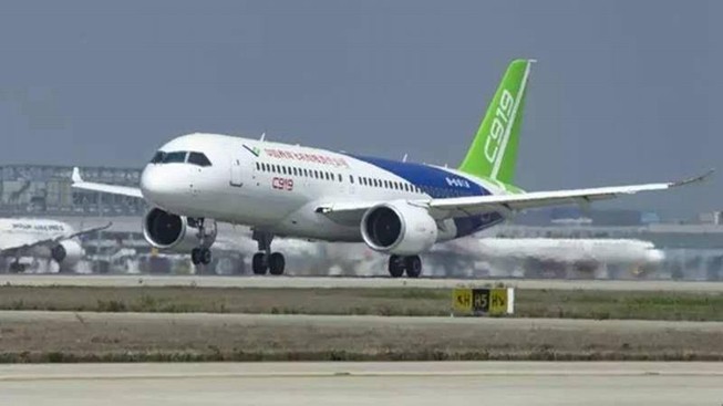 Tập đoàn máy bay thương mại Trung Quốc (COMAC) đã phát triển thành công 2 dòng máy bay thương mại là C919 thân hẹp và C929 thân rộng. Tuy nhiên độ tín nhiệm cho dòng máy bay này vẫn đang được đặt trong vòng nghi ngờ