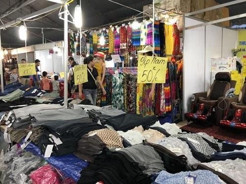 Một trong các gian hàng tại Festival văn hóa truyền thống Việt Nam diễn ra từ ngày 5-9/4 tại Hoàng thành Thăng Long.