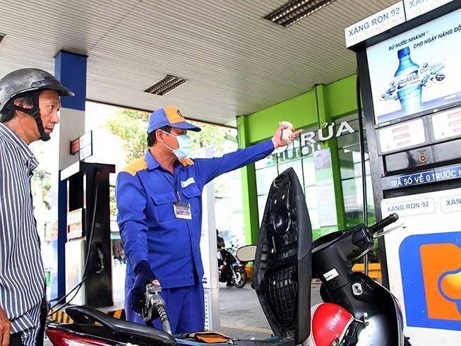 Giá xăng Việt Nam đang gặp sức ép phải giảm giá