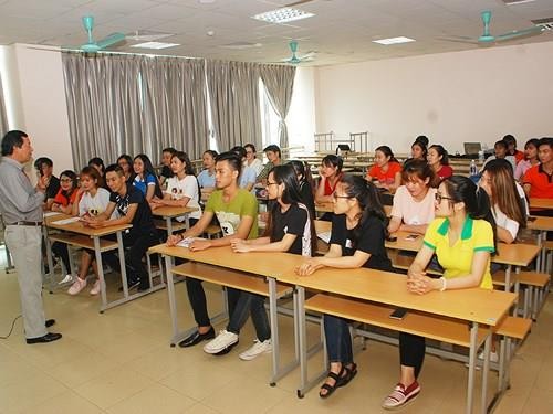Sếp một doanh nghiệp cho biết ông tham gia thỉnh giảng, talkshow… nhưng bây giờ vẫn phải học lại như sinh viên. Trong ảnh: Sinh viên khoa Du lịch Trường ĐH Văn hóa TP.HCM trong một tiết học. Ảnh: TU