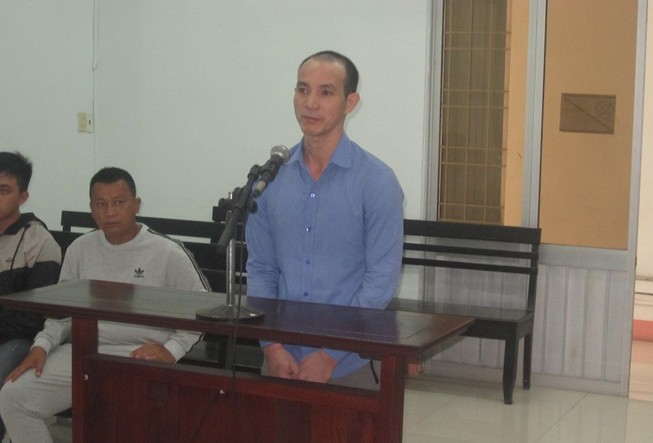 Trách bạn tù tiếp đón không chu đáo và cái kết