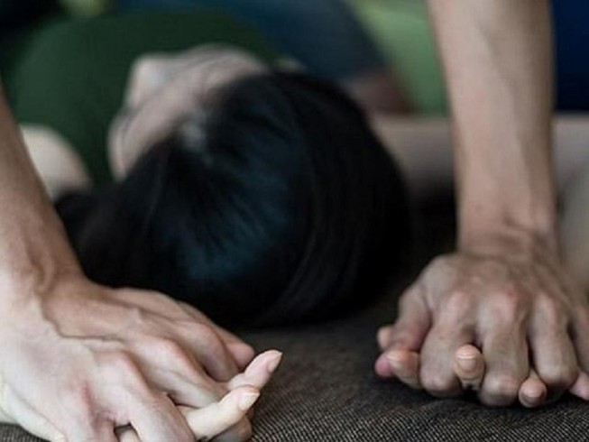 Vướng lao lý vì quan hệ với bé gái ở nhà văn hóa thôn