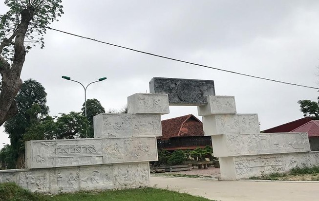 Lùm xùm làng ẩm thực khủng của em trai Bí thư TP Thanh Hóa