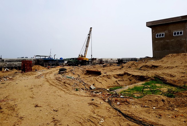 Công trình lấn sông Mã cả ngàn mét vuông