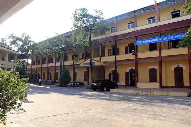 Kiểm điểm các cá nhân vụ đuổi 7 học sinh nói xấu giáo viên