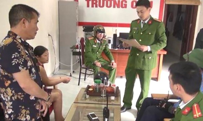 Hàng trăm cảnh sát truy quét các công ty tài chính ở Thanh Hóa