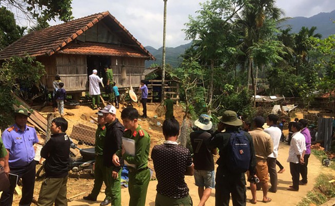 Bật điện thoại giả tiếng gà gáy bị thợ săn bắn chết