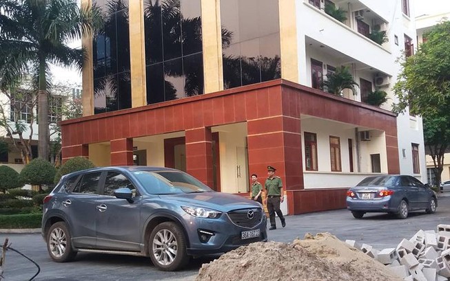 Tạm đình chỉ đại biểu HDND huyện nghi hối lộ đoàn thanh tra