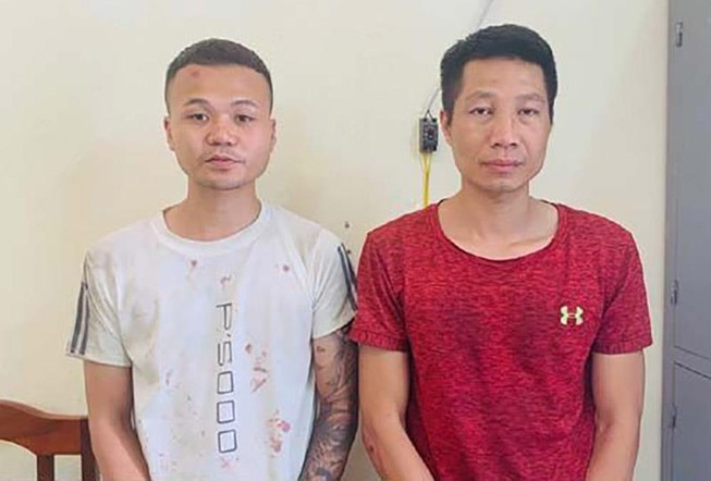 2 thanh niên tấn công cảnh sát hình sự ở quán bia