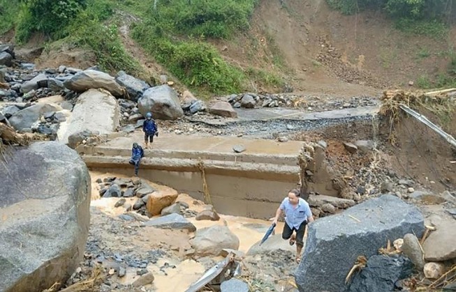 Gần 100 điểm sạt lở, Mường Lát bị cô lập với miền xuôi
