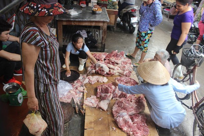 Dẹp phản thịt của chị bán thịt heo bị đổ luyn?