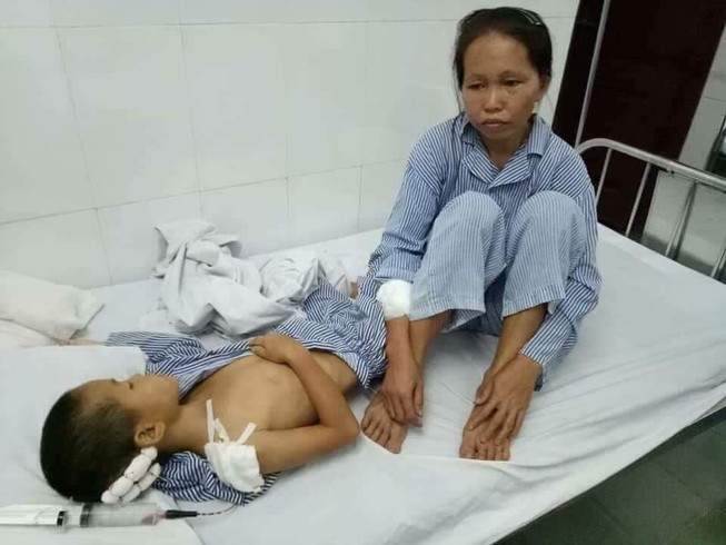 Chồng say rượu truy sát vợ con trong ngày 20-10