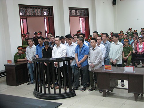Dũng 'mặt sắt' trốn trong khi đàn em bị tuyên án