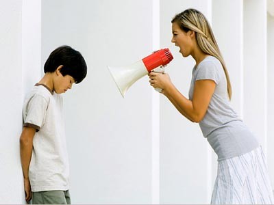 5 sai lầm của cha mẹ khiến con lì hơn