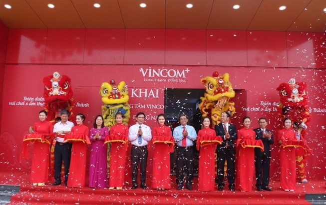 Vingroup ra mắt mô hình trung tâm “Vincom+”