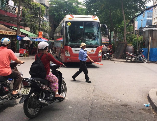 Xe dù bến cóc làm thất thu thuế hàng nghìn tỷ