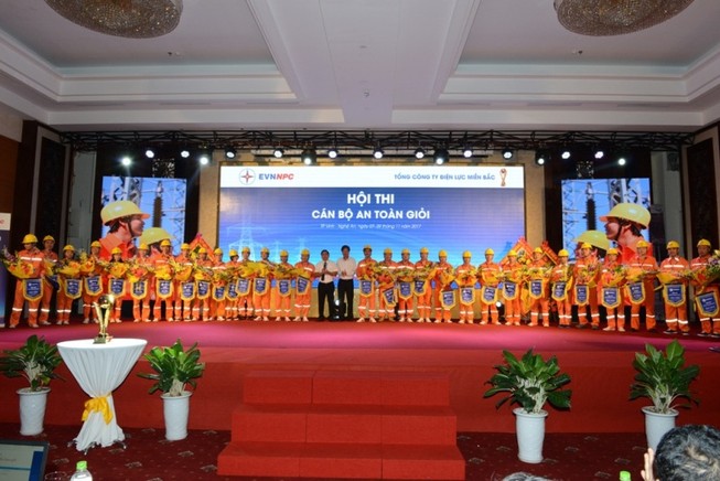 Điện lực miền Bắc khai mạc Hội thi Cán bộ an toàn giỏi