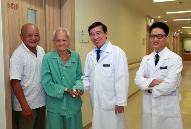 Cụ ông 90 tuổi đi lại được sau bảy năm liệt giường