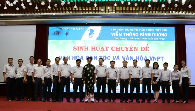 Nói chuyện văn hóa dân tộc trong hội thảo VNPT
