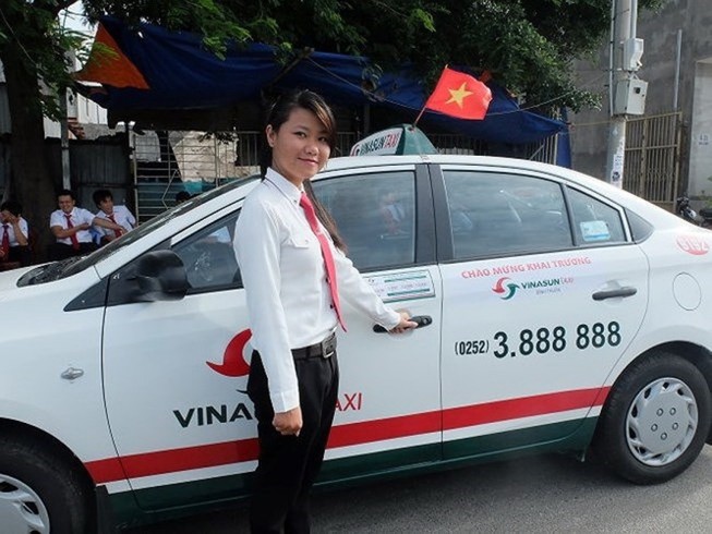 Bổ sung tem kiểm định màu sắc cho xe kinh doanh vận tải