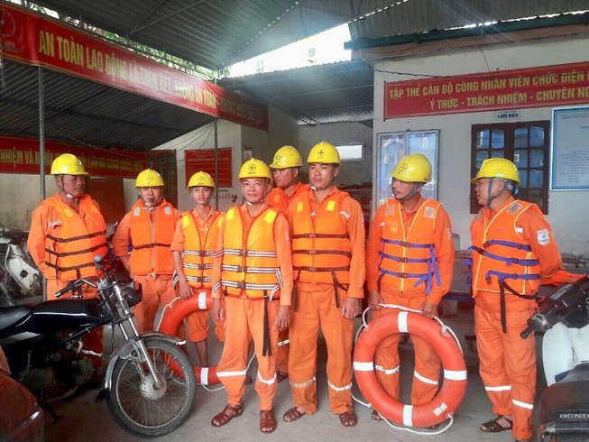 EVNNPC: Gần 50% khách hàng thanh toán tiền điện qua ngân hàng
