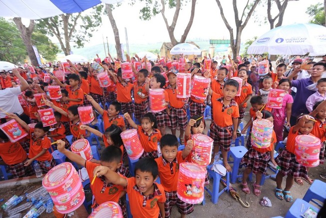 Vinamilk mang sữa cho trẻ em Vĩnh Phúc dịp Tết Trung thu