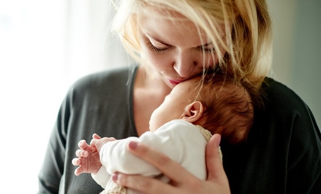 Cho con trải nghiệm 'lần đầu vô giá' từ hệ miễn dịch