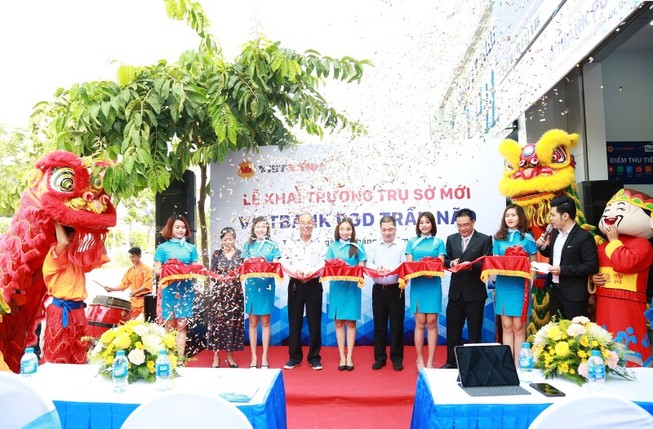 Vietbank Trần Não khai trương trụ sở mới