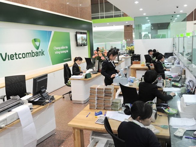 Vietcombank: Lãi suất cho vay bất ngờ giảm