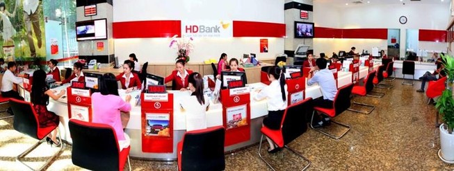 Khách hàng HDBank trúng thưởng một ký vàng