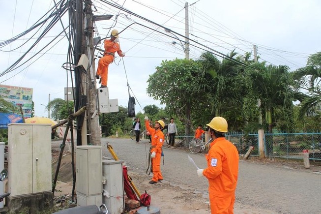 EVNSPC tăng cường kiểm tra, hỗ trợ khách hàng mùa nắng nóng