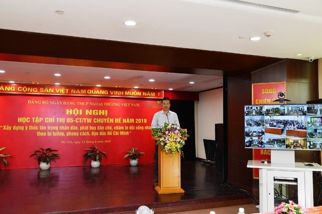 Vietcombank tổ chức Hội nghị học tập Chỉ thị 05/TW