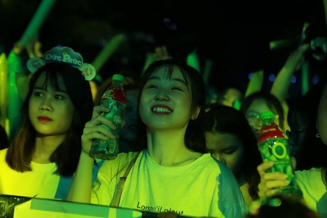 Millennials và Gen Z giải nhiệt ngày nắng nóng