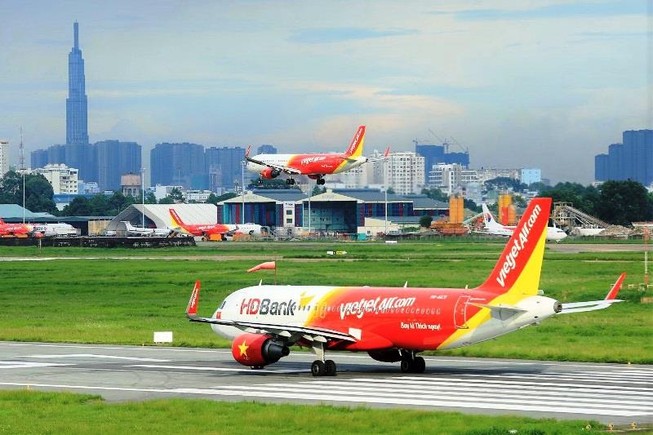 Thời tiết xấu, sân bay Phú Quốc dừng tiếp thu máy bay