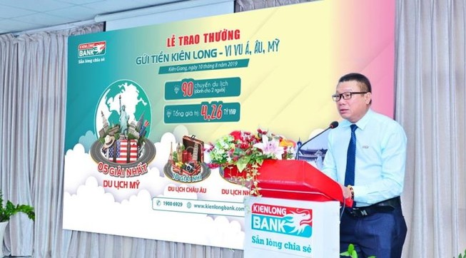 Kienlongbank trao thưởng cho 90 khách hàng