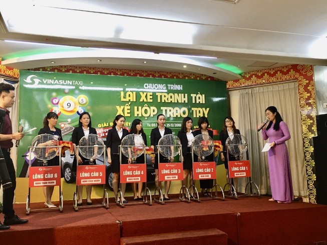 Vinasun: ‘Lái xe tranh tài - Xế hộp trao tay’