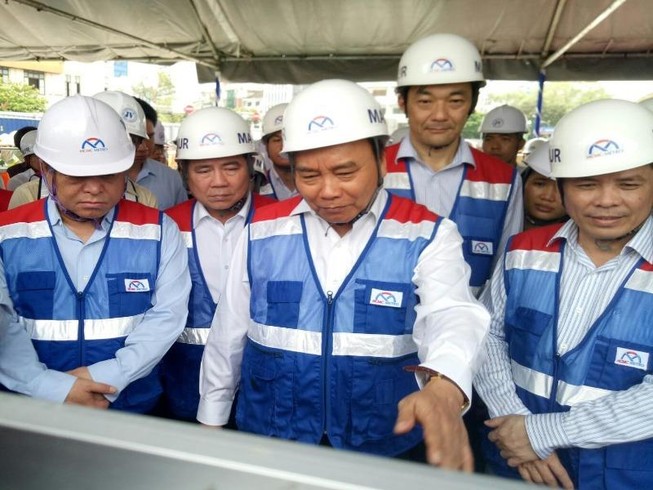Thủ tướng thị sát tuyến metro số 1