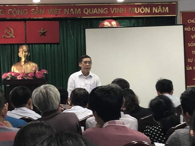 Người dân đến Sở Xây dựng 'đòi' nhà ở xã hội